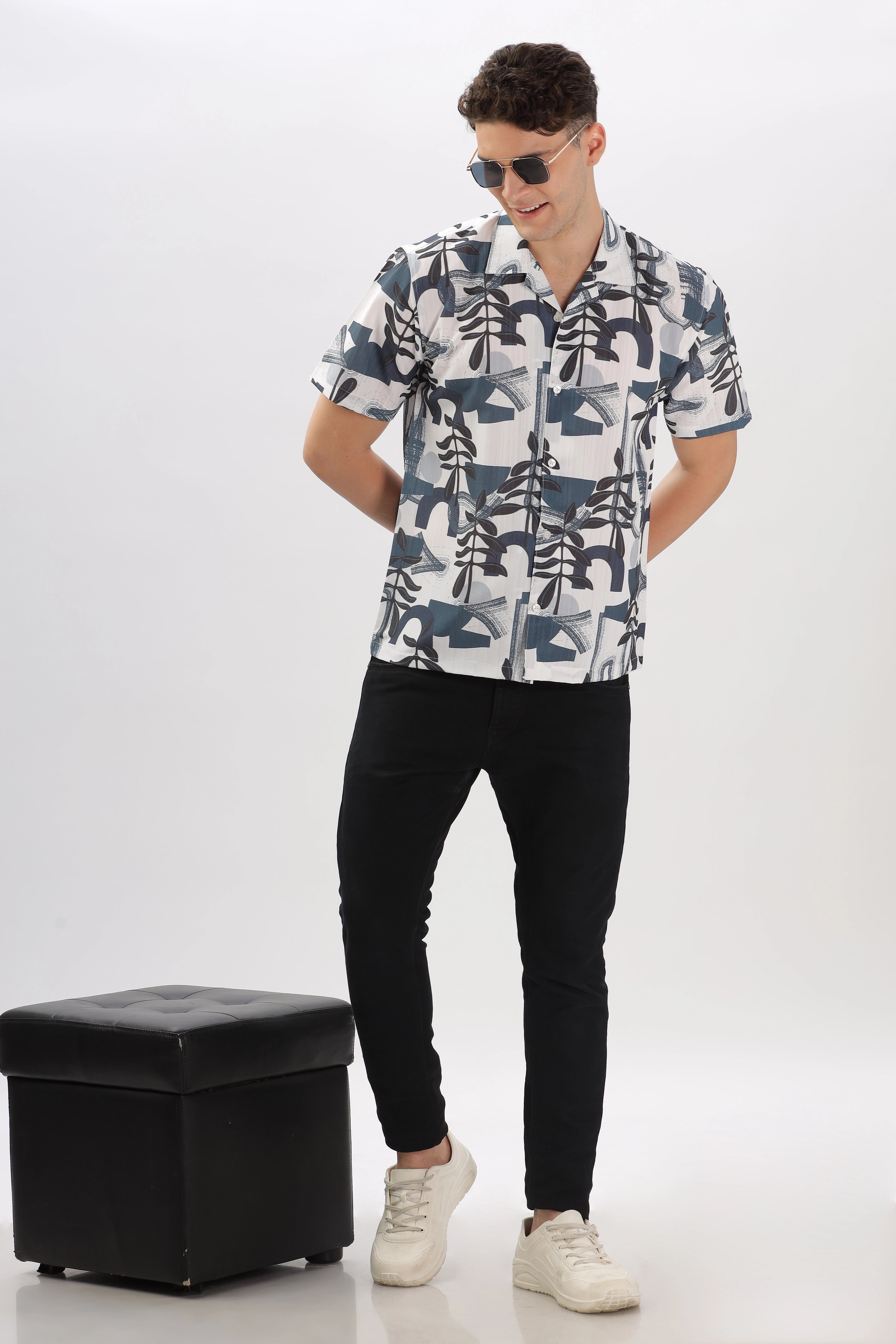 Black abstract printed popcorn shirt