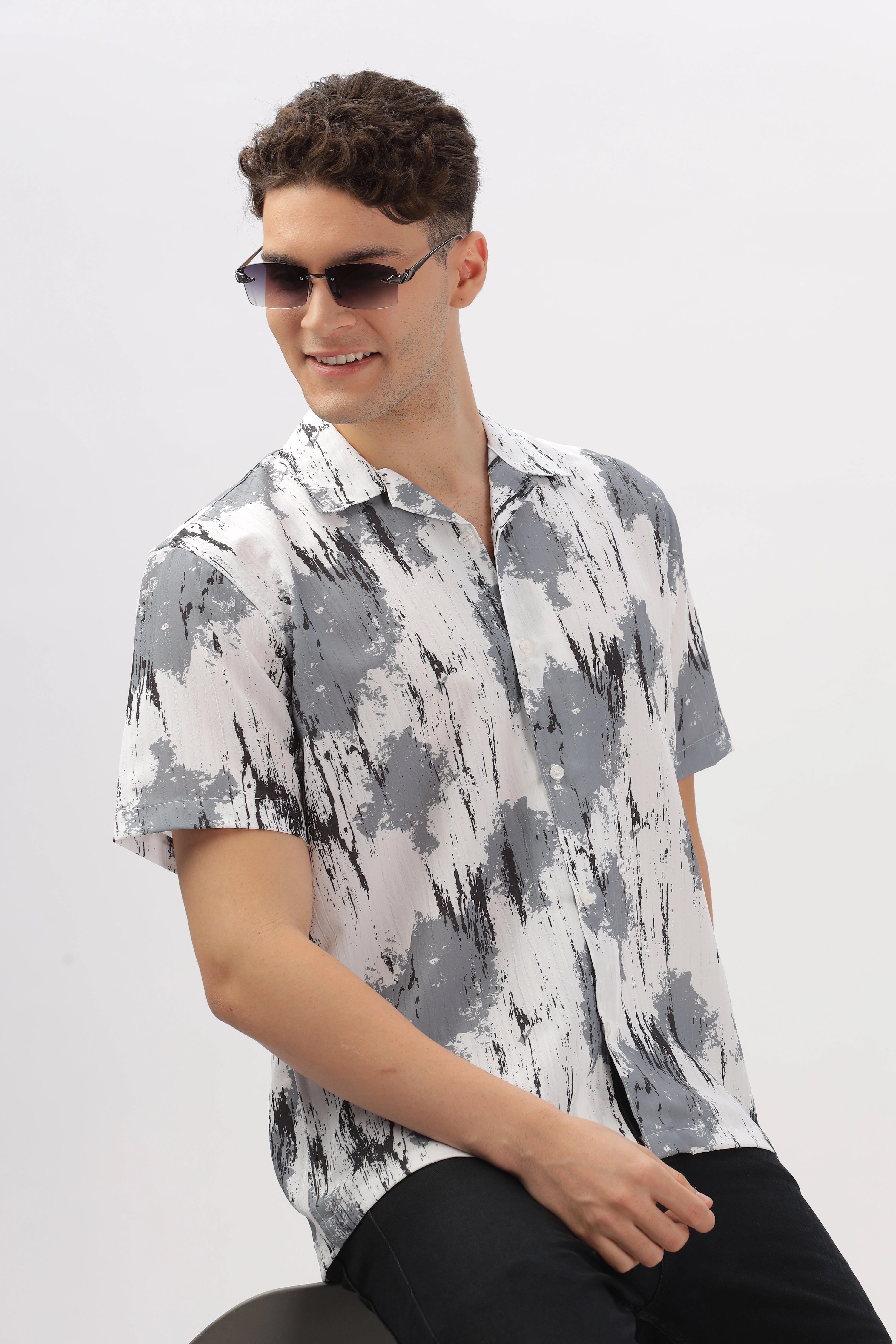 Grey abstract printed popcorn shirt