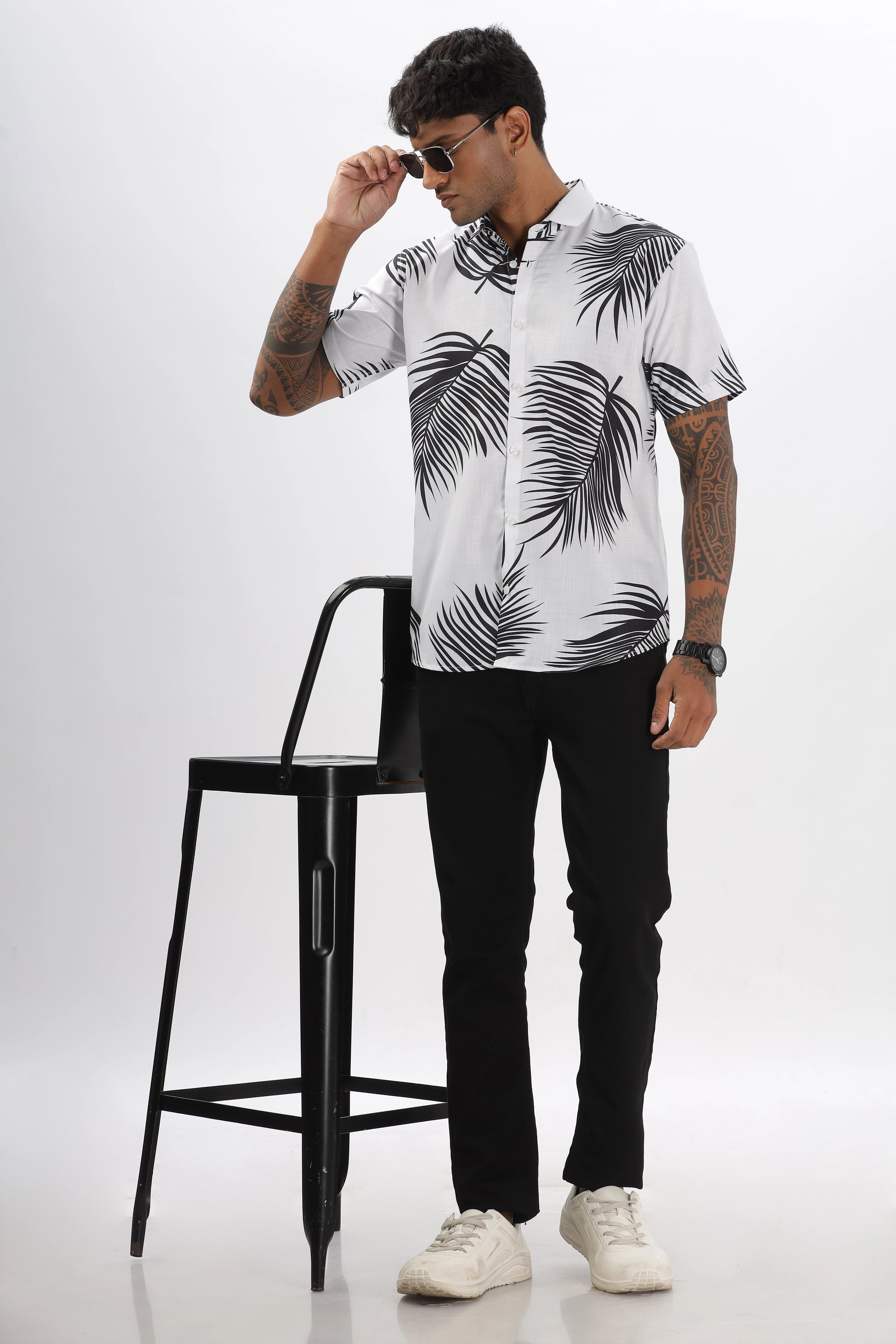 White palm leaves printed shirt