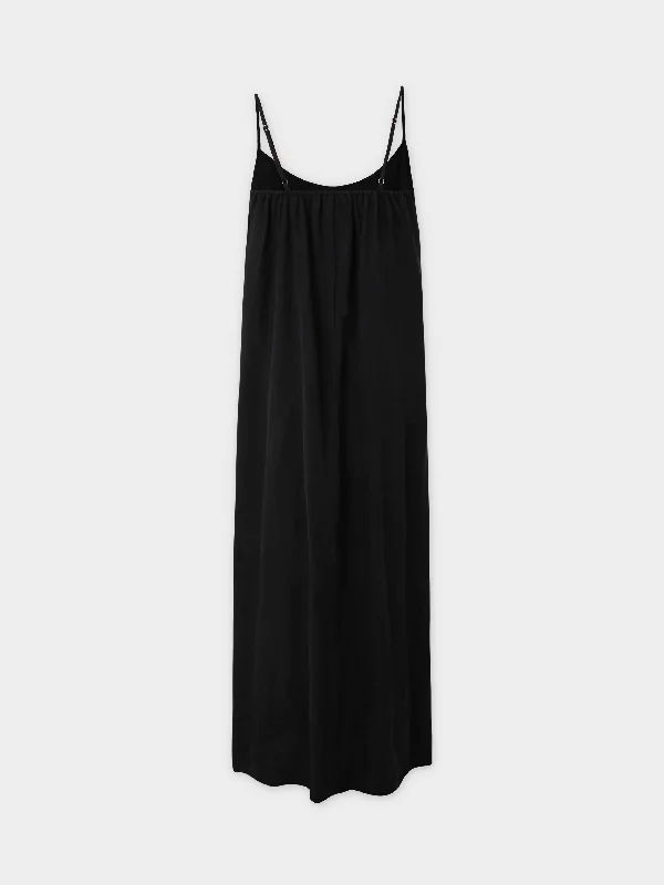 SOLID CREW NECK SLIP DRESS-BLACK